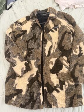 Women’s  Fleece Sherpa Jacket in Cream & Brown Camo - obey